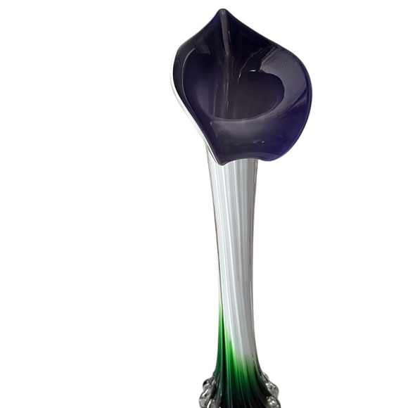 Elegant Purple and Green Glass Vase - Picture 6 of 7